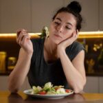 Errori comuni quando si segue una dieta da soli (e come evitarli con un nutrizionista online)